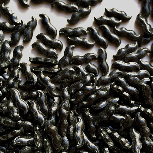 confeti bigote bigote confeti